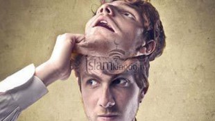 দুটি পন্থার মাঝে মানবাত্মা