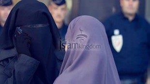  Diskriminasi Budaya Berjilbab 